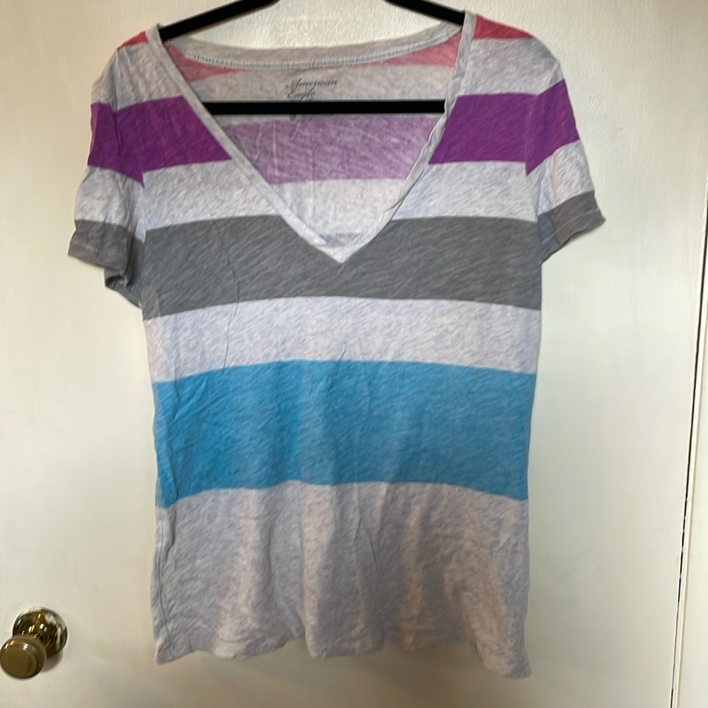 American Eagle Outfitters V neck Tee. Striped. Minor pilling. Colorful. XL